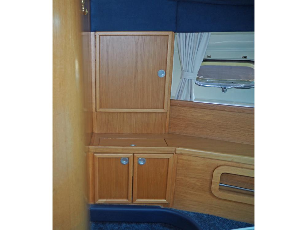 Cabin en avant, H&eacute;bergements